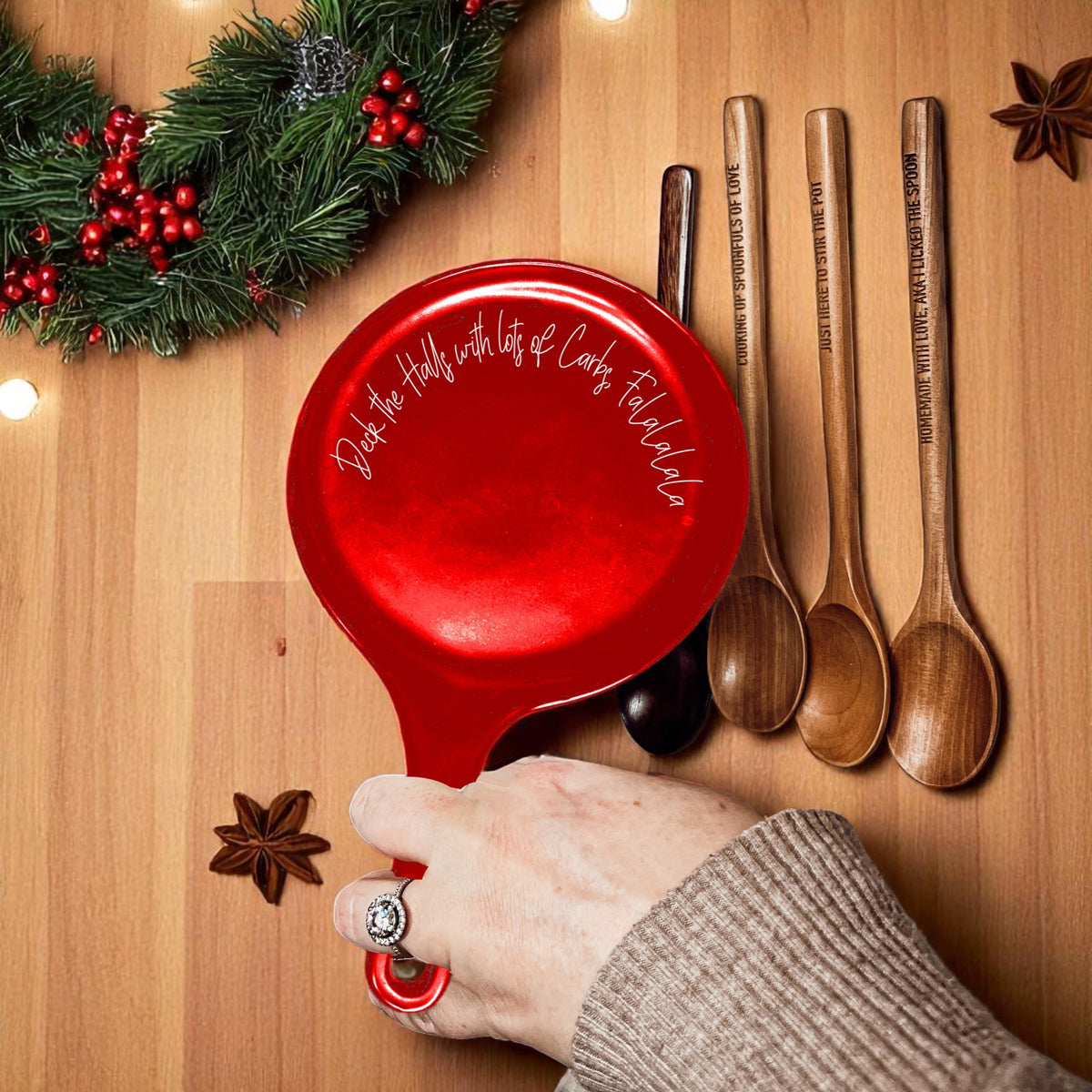 Baking gift for Christmas - festive red spoon rest with ribbon and tag
Dishwasher safe gifts
Quality holiday decor
Premium Christmas items
Durable kitchen tools
Handcrafted ceramics